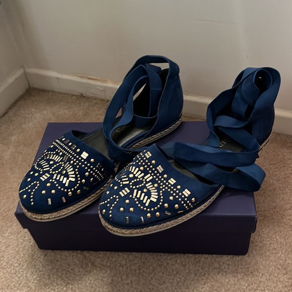 Stuart Weitzman flat sandals - Picture 2 of 3